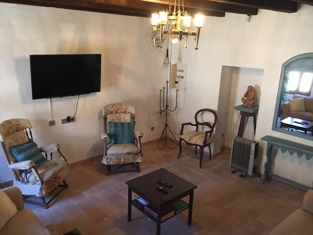 Stadthaus Mitten Im Kuenstlerviertel Von Arta Mit Zwei Wohnungen ภายนอก รูปภาพ
