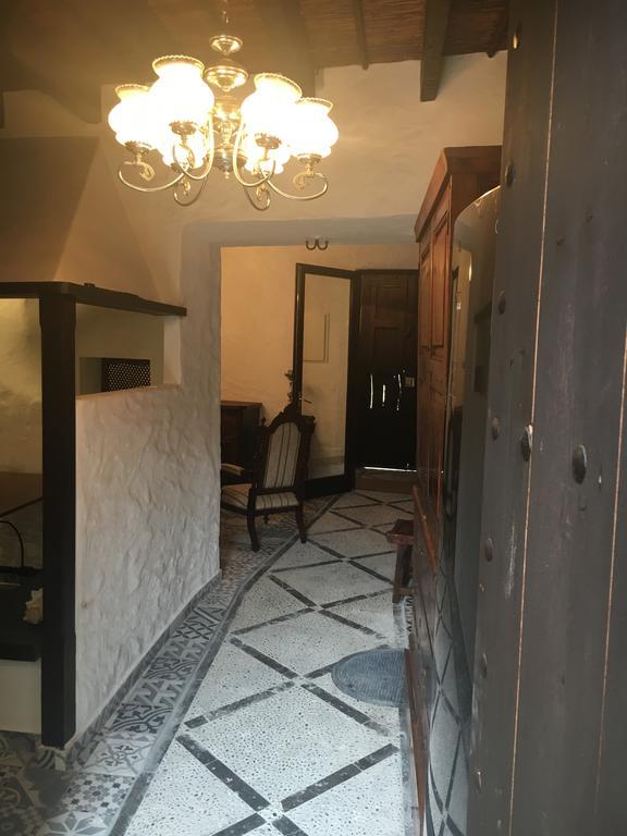 Stadthaus Mitten Im Kuenstlerviertel Von Arta Mit Zwei Wohnungen ภายนอก รูปภาพ